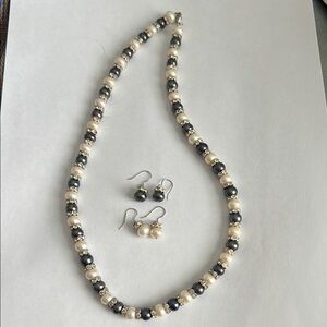 Elegant Pearl and Black Bead Jewelry Set